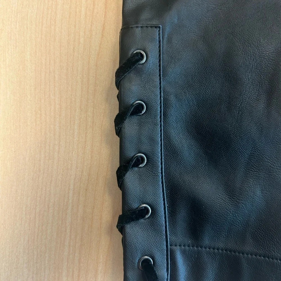 Guess Jeans vegan leather lace up pants with velvet laces size 4 (26 waste) NWT - Picture 3 of 9